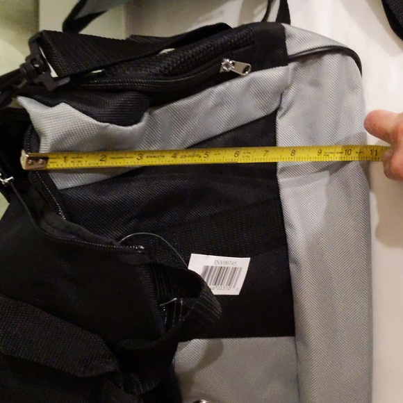 NWT Bella Russo 2 piece duffle bag - Picture 8 of 9